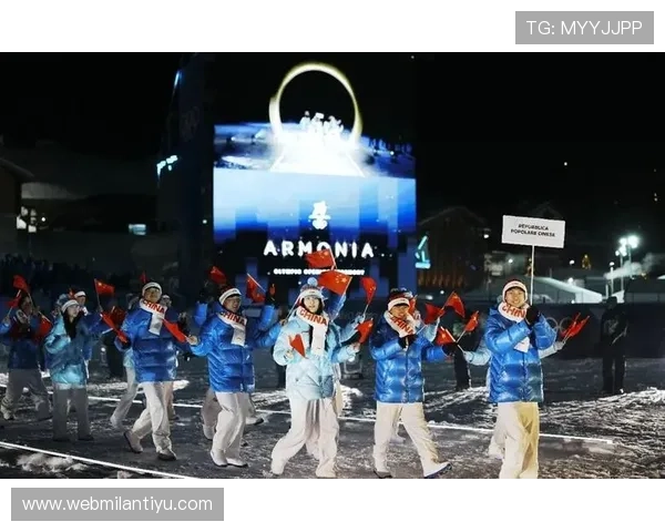 米兰冬奥会中国队服走红，粉丝纷纷模仿穿搭引发全民关注热潮